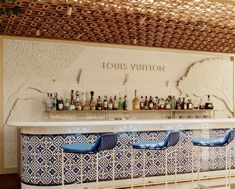 louis vuitton cafe and restaurant|louis vuitton restaurant st roy.